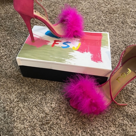 COPY - Brand new FSJ  Fluffy Sandals sz 8 1/2 - Picture 2 of 4